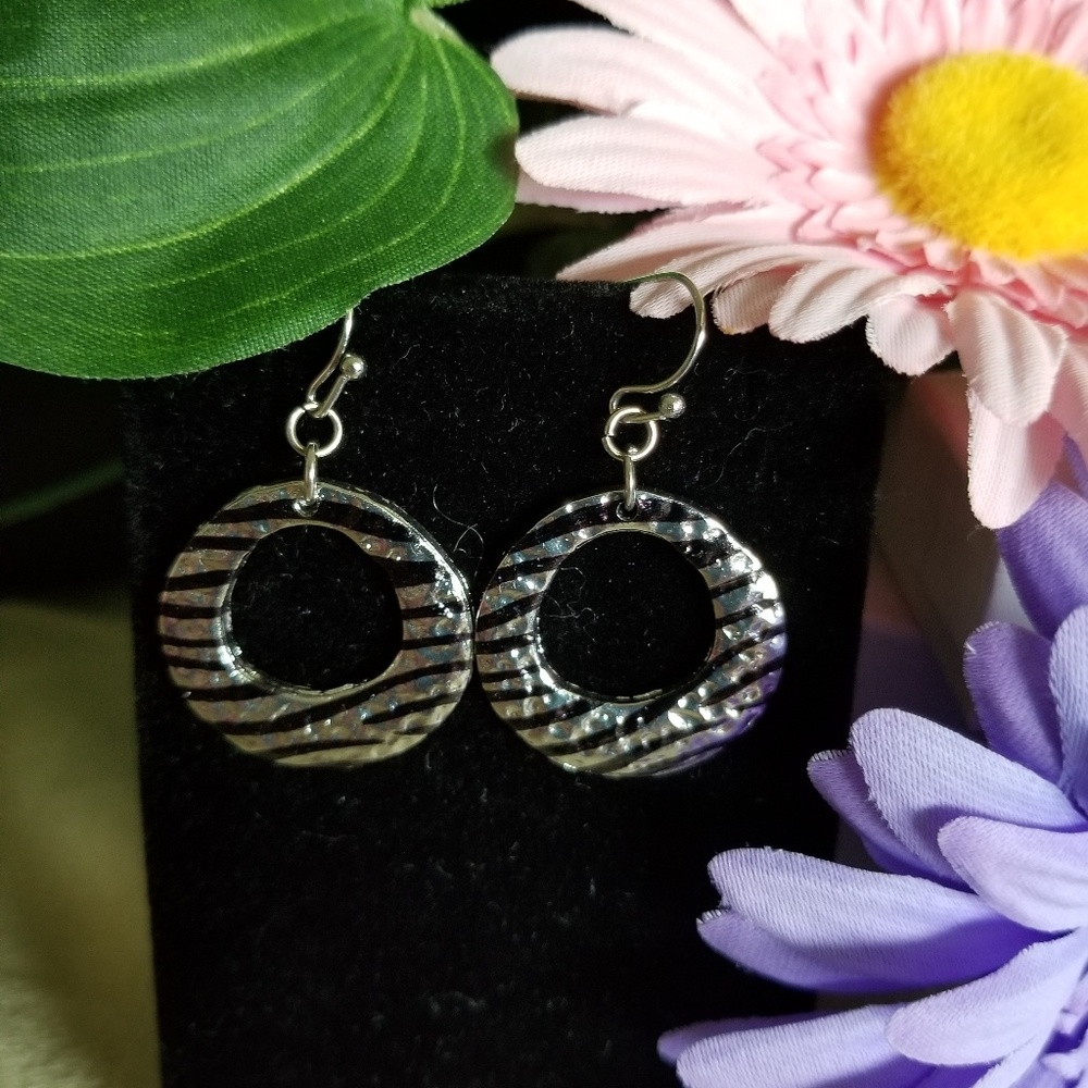 Gorgeous Black and White Earrings #106